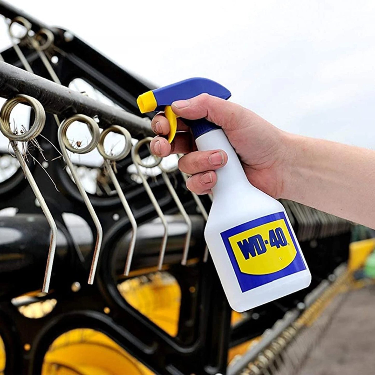 WD-40 Multi-Use Lubricant 5 Litre with Free Spray Applicator