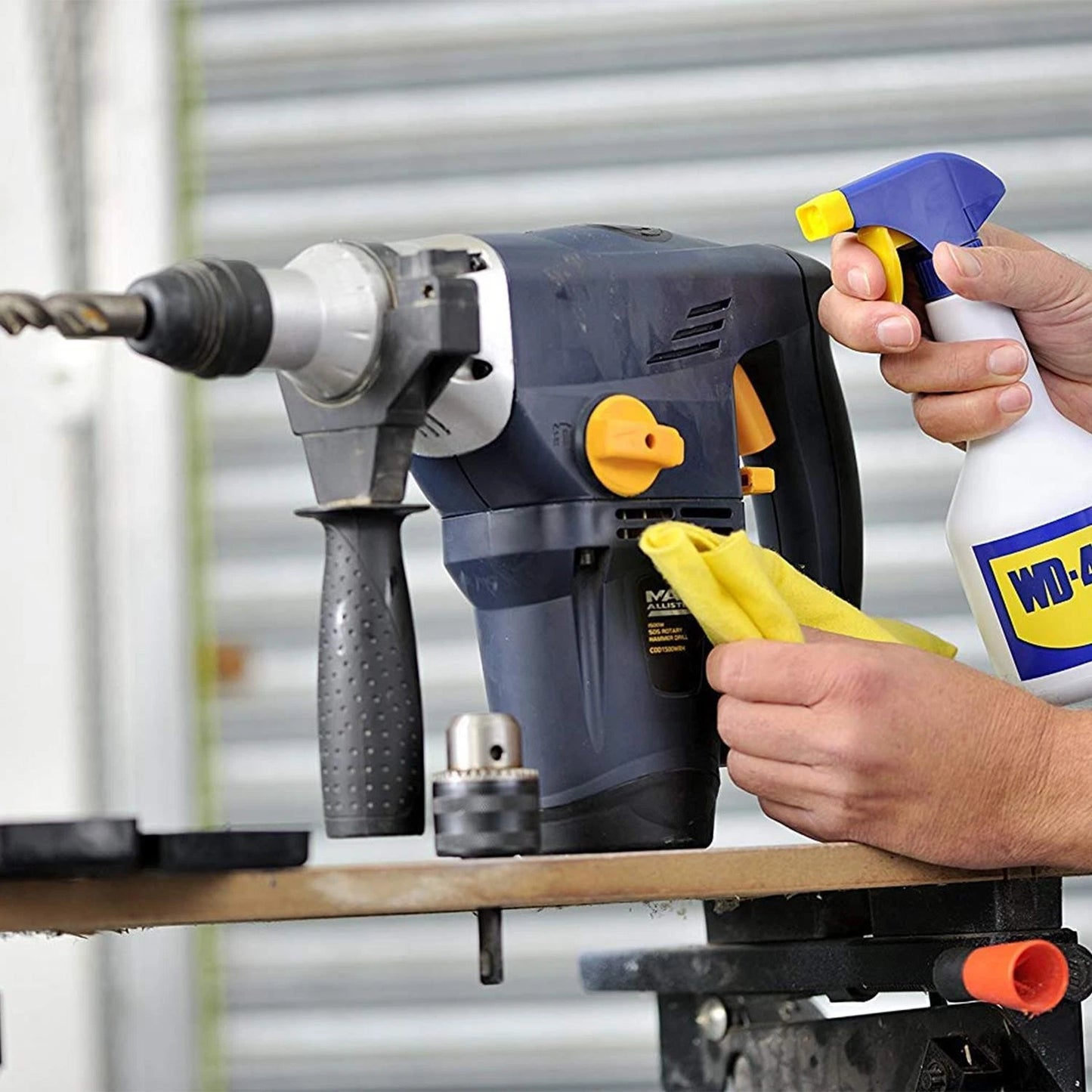 WD-40 Multi-Use Lubricant 5 Litre with Free Spray Applicator